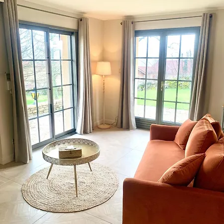 L'instant Beaujolais 2 Ou 4 Personnes Logis Cosy Balneo Vue Jardin Casa de Férias
